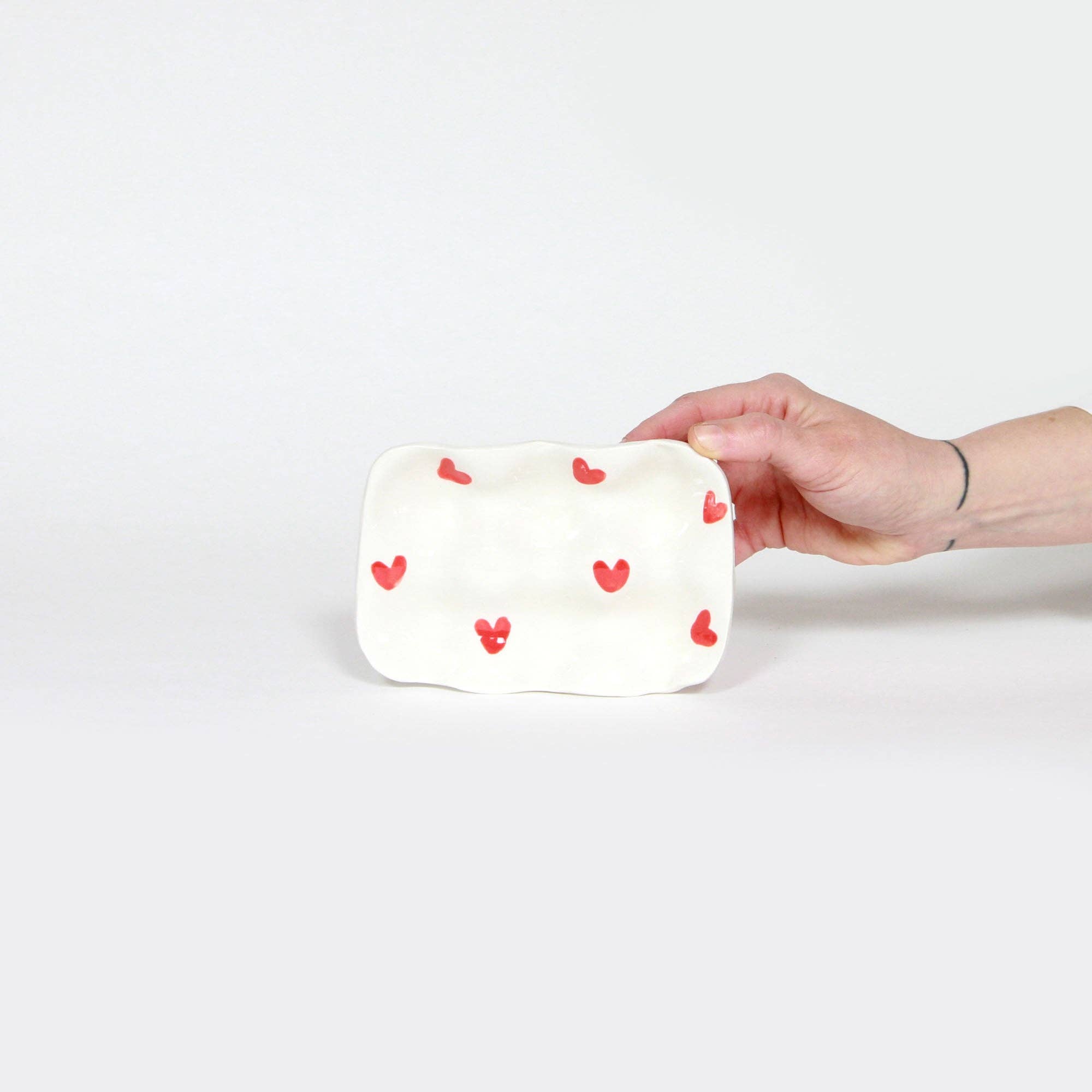 Porte-œufs artisanal en faïence - Coeur rouge